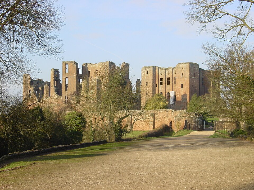 Kenilworth Castle gatehouse landscape